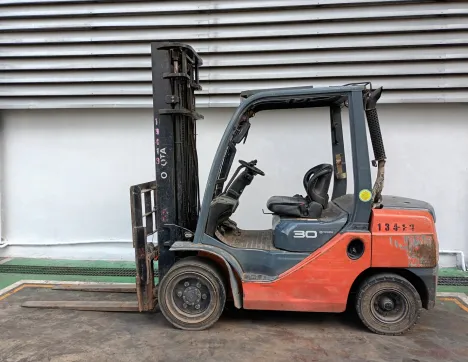 Xe nâng dầu Toyota 3 tấn 62 - 8FD30 sản xuất 2021