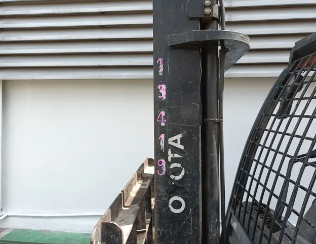 Xe nâng dầu Toyota 3 tấn 62 - 8FD30 sản xuất 2021