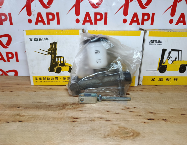 Tổng Phanh Xe Nâng Liugong Có Bình Dầu Chính Hãng