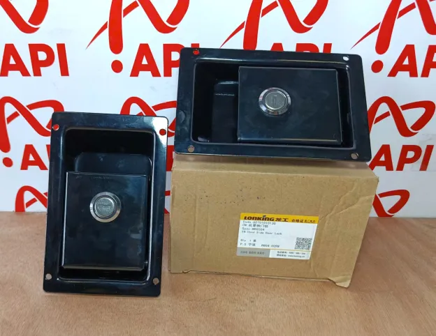 Tay Khóa Cửa Capo Xe Xúc Lonking 833 / 50NC